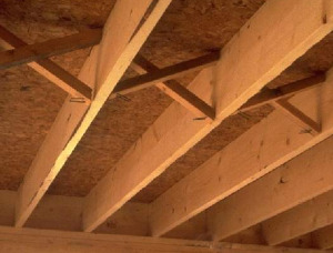 A picture of joist brigging.